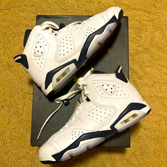 Jordan Shoes - *Worn once* Jordan 6 Retro 5Y/6.5W